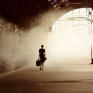 travel,luggage,women,photography,silhouette,suitcase-214dd2590588c2d5841f6b9f342b5dcd_h